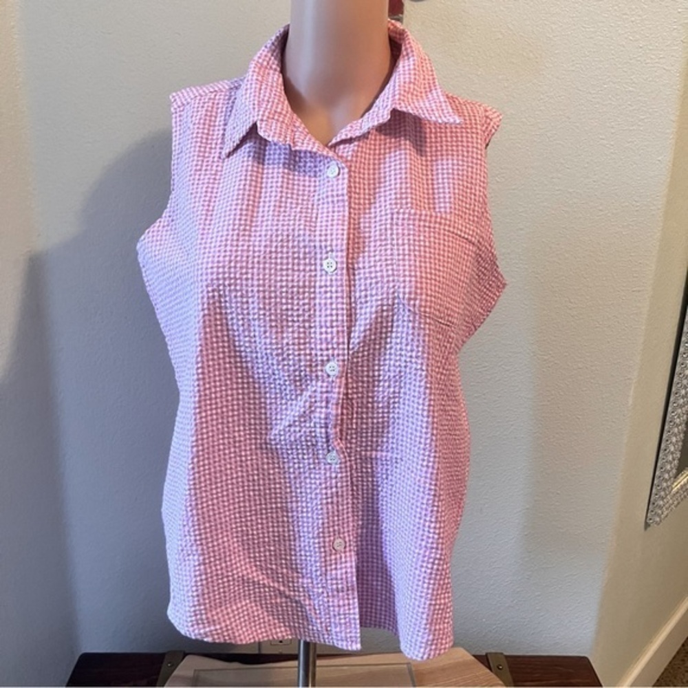 Intrigue seersucker button up sleeveless shirt pink and white